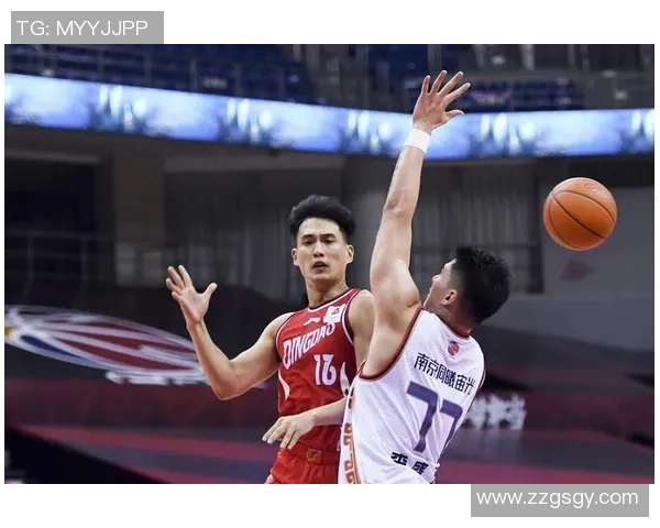 南京篮球队在全国锦标赛积分榜上以53分稳居第一位置，表现抢眼