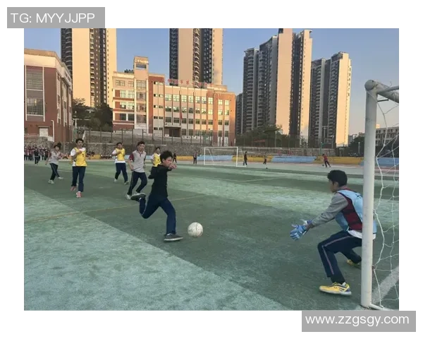 云端之上的足球巨星们带你领略绿茵场的风采与激情